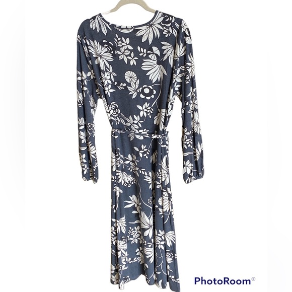 Old Navy Abstract Floral Faux Wrap Dress - Picture 2 of 7